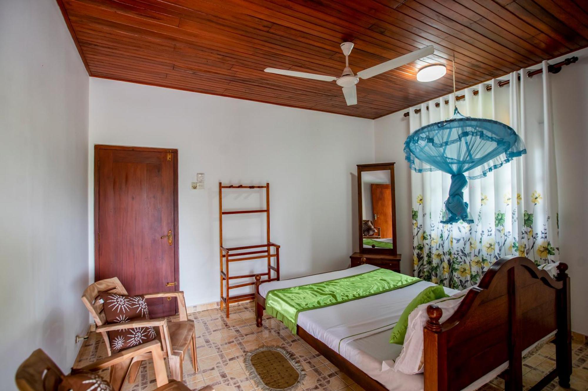 Bed and Breakfast Three Shades Galle Exterior foto